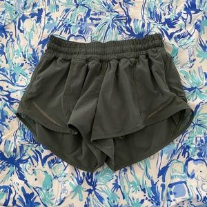 Lululemon low-rise Hotty Hot shorts